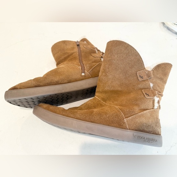 Koolaburra by UGG 1019361 Swazi Tan Short Suede Sheepskin Leather Boots 10 FLAW - Picture 2 of 7